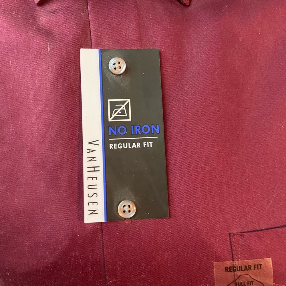 Men’s Classic Regular Fit Stretch Wrinkle Free Dress Shirt in Maroon